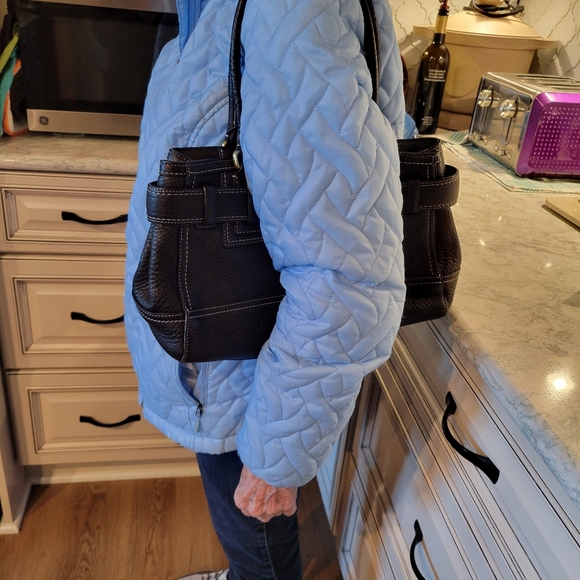 Authentic Coach Pebble Leather Hampton purse - Picture 9 of 10